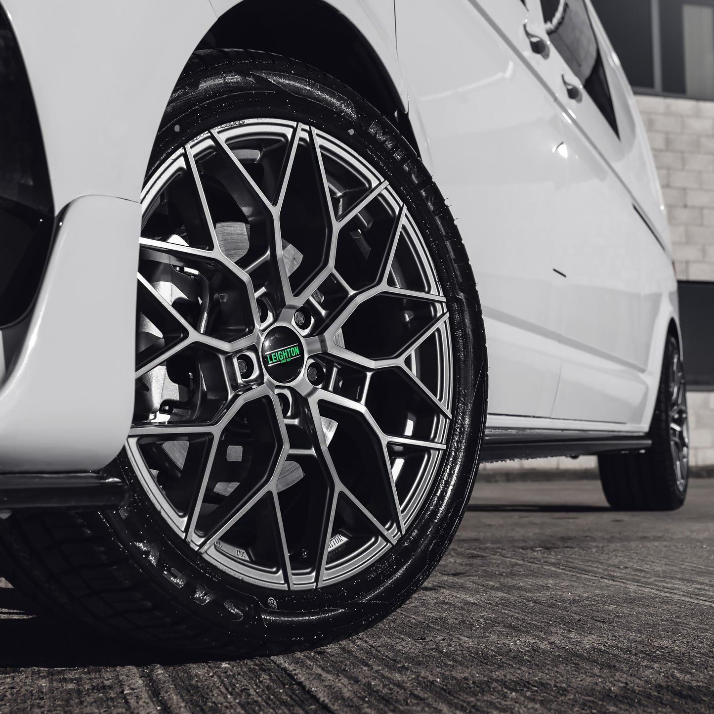 LV-2 Gunmetal & Polished Face Alloy Wheels