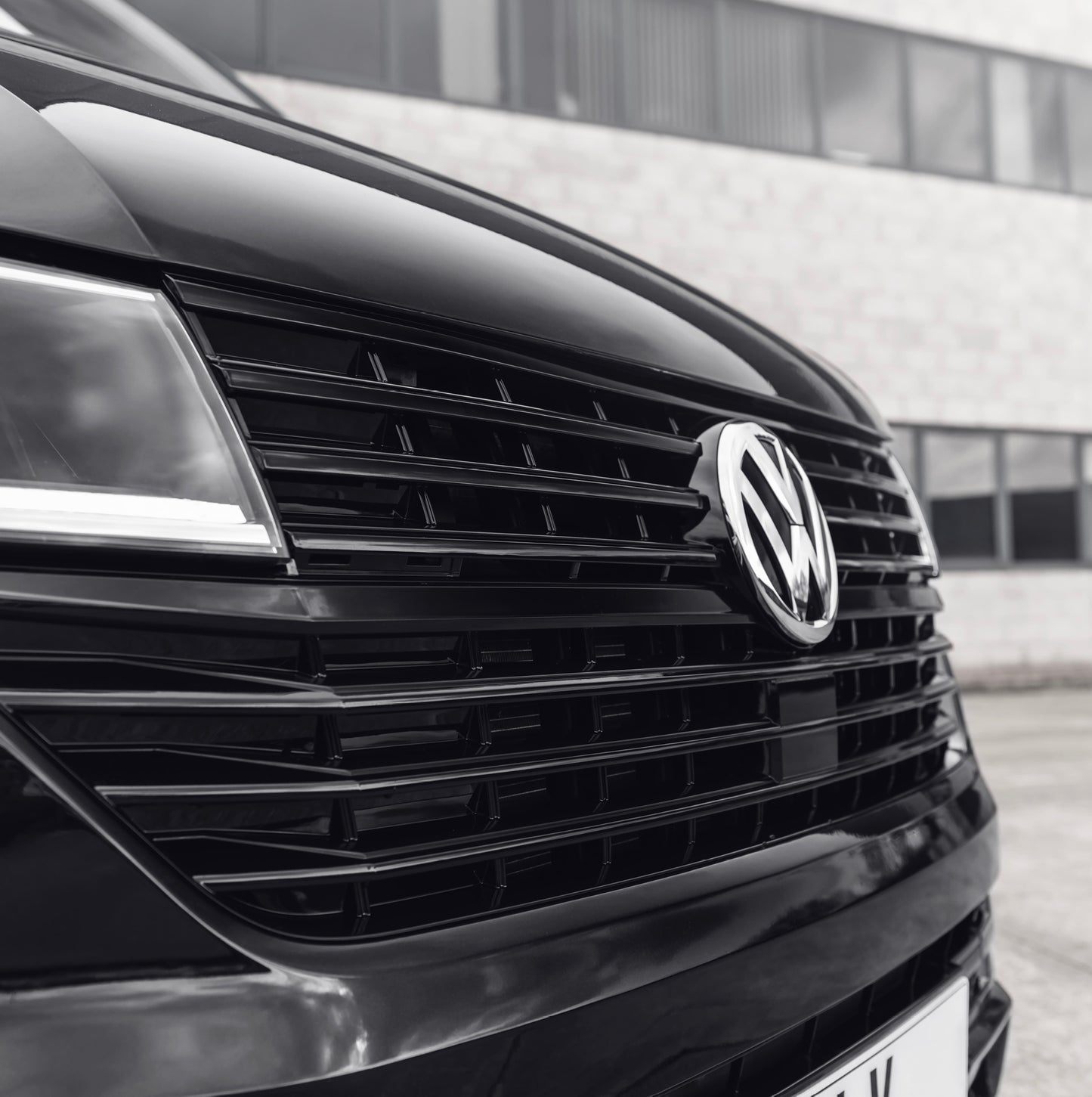 Gloss Black Badged Grille (for VW T6.1)