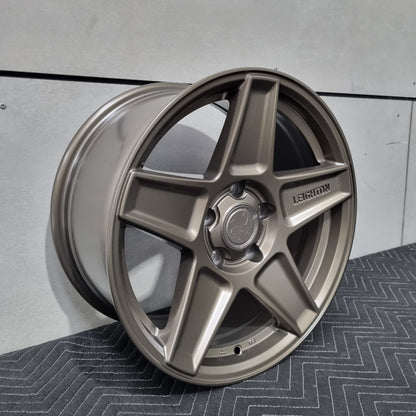 LV-4 - 17" Alloy Wheels