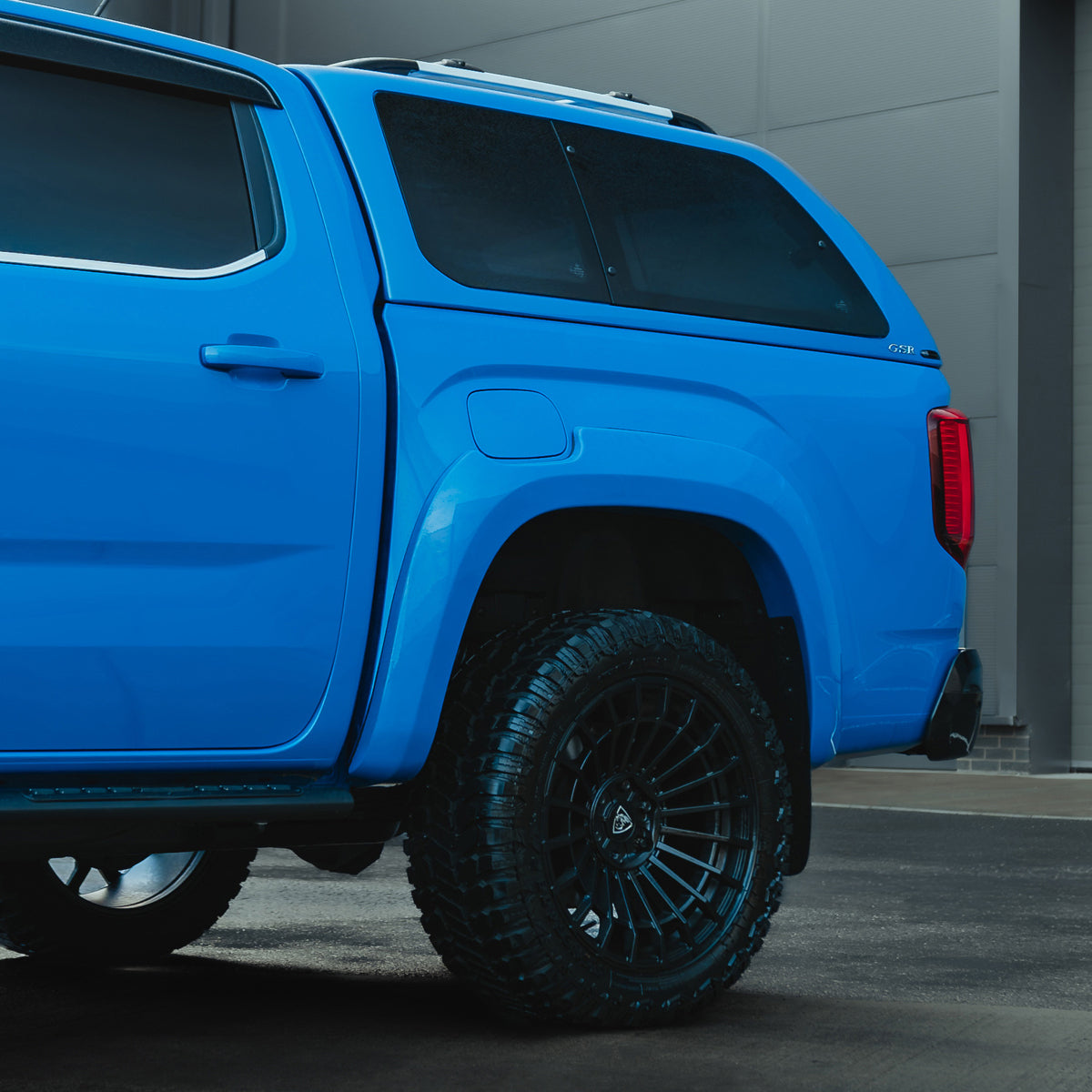 VW Amarok 2023 - Predator Flares